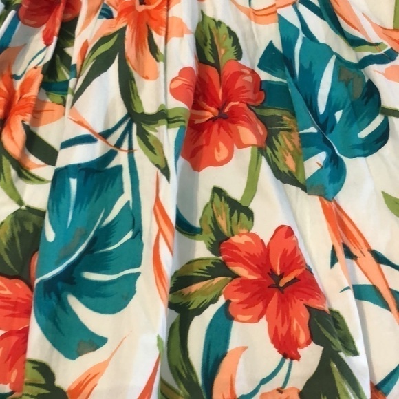 City Triangles Tropical Floral Strapless Bubble
Dress With Belt Size 3 - Picture 4 of 12